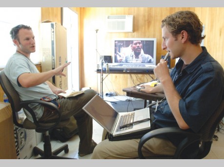 一杯のコーヒーを通して、アフリカの人の命を賭けた生計と、自分たちが結びついている事を観客に伝えたかった