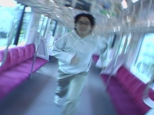 “他人の背後に潜む恐怖”を描く山口学の『背』とは