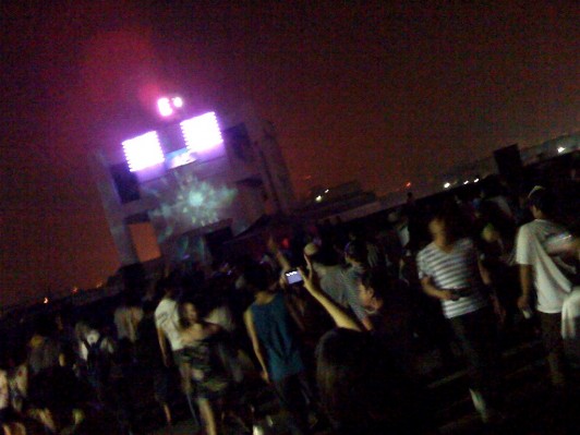 フォトレポート:川崎某工場屋上で行われた DK SOUND AUTUMN 2008 に行ってきた フォトレポート:川崎某工場屋上で行われた DK SOUND AUTUMN 2008 に行ってきた