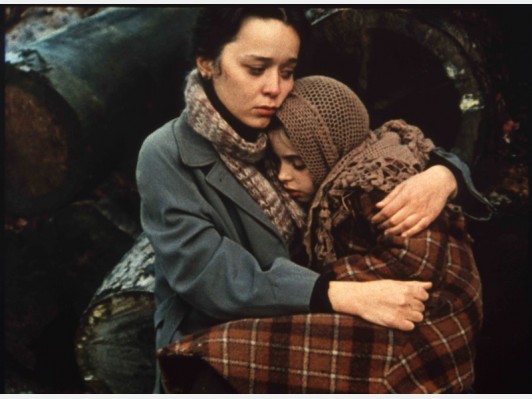 旧ソビエト連邦の厳格な検閲の下、グルジア共和国で製作。ペレストロイカを象徴する映画『懺悔』レビュアー募集