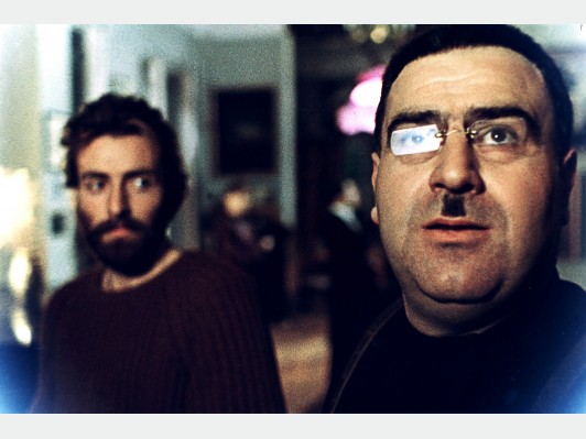 幻想的な映像、外国の絵本を実写化したような映画『懺悔』クロスレビュー