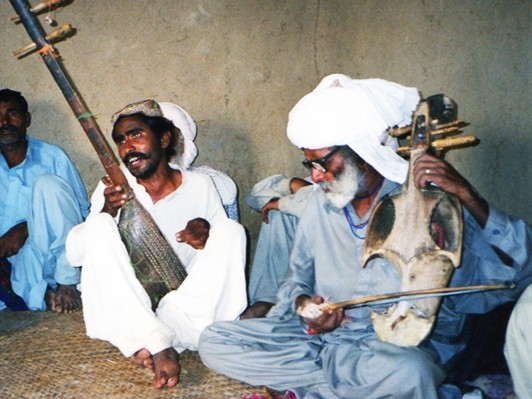 ジプシーの魅力を語る、関口義人の『ジプシーを追いかけて』