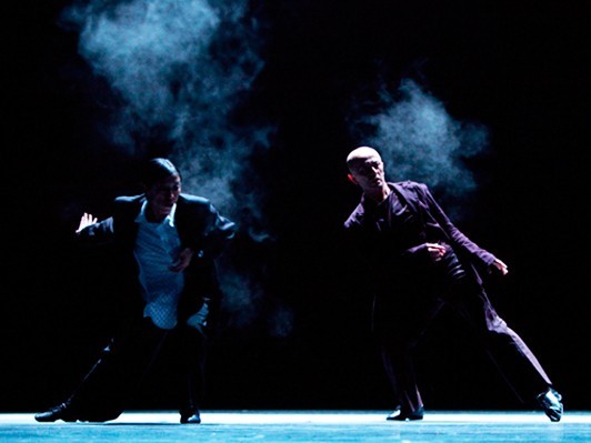 無音と沈黙の探求　勅使川原三郎『ダブル・サイレンス ―沈黙の分身』シアターコクーンで公演中