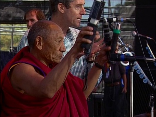 「チベット問題についてどこまで自分に引き寄せて共感できるか」　―『雪の下の炎』クロスレビュー