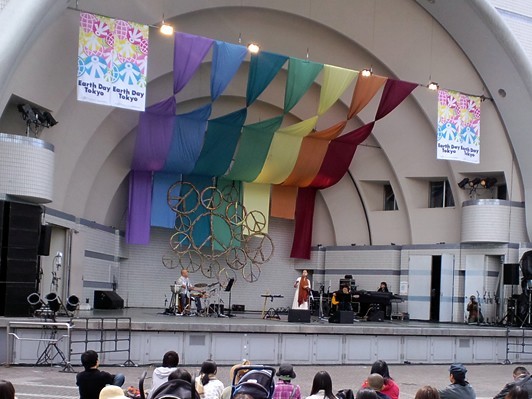 音楽アリ、おいしいものアリの『アースデイ東京2009』代々木公園にて開催中！