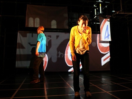 （ほぼ）初日劇評 第4回：技巧的な企みを極限までラディカルに突き詰めた『アントン、猫、クリ』　（『キレなかった14才・りたーんず』より）