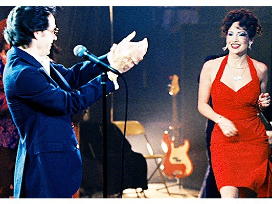 「サルサ音楽の素晴らしさと、ジェニファー・ロペスの気迫が伝わってきた」―『エル・カンタンテ』クロスレビュー