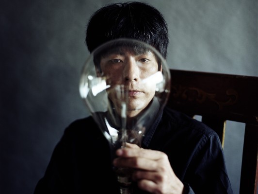 影から季節を感じたり、匂いや温度を感じたりできる─「坂本宰の影」の挑戦