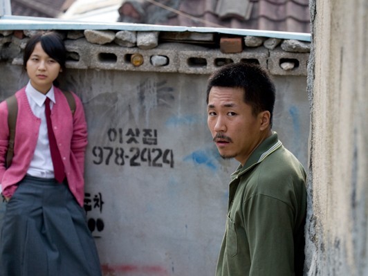 [CINEMA]悪の道を歩む男と気丈な女子高生、二人の孤独な魂の交流の行方を描く話題作『息もできない』レビュアー募集