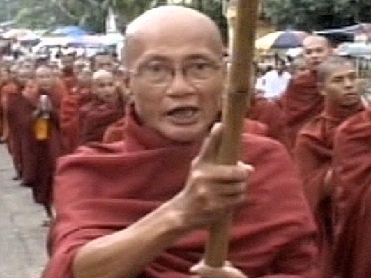 [CINEMA]「明らかに背後から狙った長井さん狙撃の決定的瞬間を、固唾を呑んで見つめた」─『ビルマVJ 消された革命』クロスレビュー