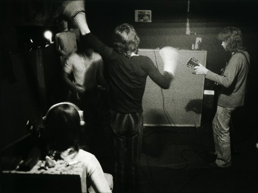 [CINEMA]「ジャズのセッションのような息のあった曲作りの様子、歴史が作られていく課程にドキドキさせられた」─『ストーンズ・イン・エグザイル』クロスレビュー