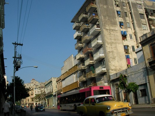 キューバ紀行 第4回：ハバナ市内の沈黙によるデモ行進でこの国の〈不自由〉と〈自由〉を知る