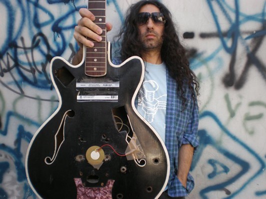 アンラ・コーティス・インタビュー「音楽が僕たちを何処かへ吹き飛ばしてくれる。少なくとも、暫くの間は。そこにはいかなる境界線も存在しない」