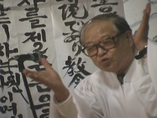 知的障害を持つ僧侶がメンバーのバンド、ギャーテーズのベールをはぐドキュメンタリー『FREAKOUT』矢口将樹監督の決断