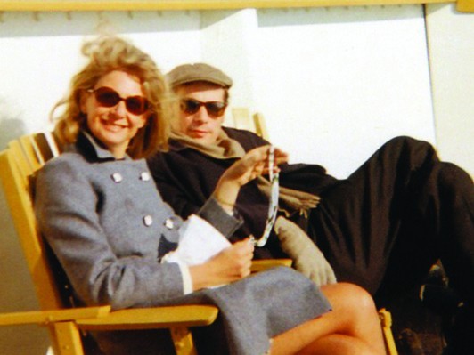 [CINEMA]『グレン・グールド 天才ピアニストの愛と孤独』クロスレビュー「人間関係の不器用さ、家族への豊かな愛情など様々な顔をみせてくれる」