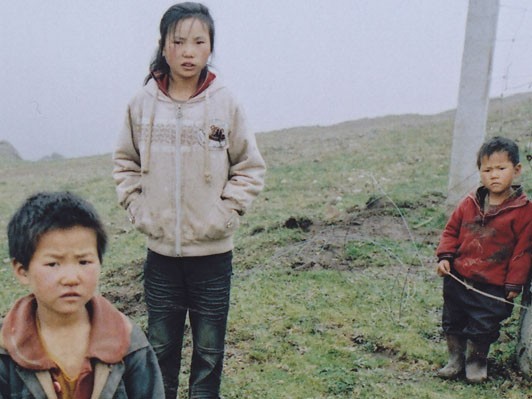 今なお“ひとりっこ政策”が続く中国でワン・ビン監督はあえて三姉妹を撮る