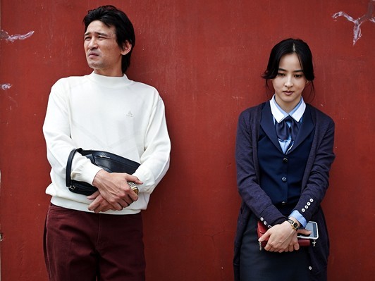 韓国ノワールの傑作『新しき世界』スタッフが再集結した恋愛ドラマ『傷だらけのふたり』