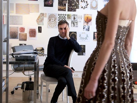 『ディオールと私』チェン監督インタビュー「ラフ・シモンズの束縛からの解放を撮ると決めた」