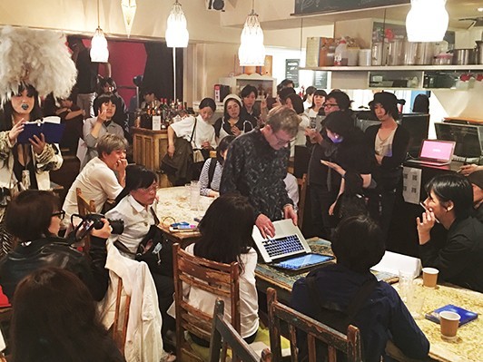 LIVEレポ：サイモン・F・ターナー来日イベント『クロマ@カフェ』