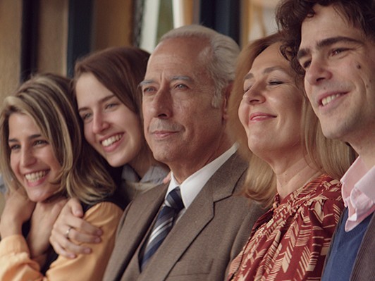 この犯罪一家の映画はアルゼンチン人にとっては一種のセラピーとなった『エル・クラン』