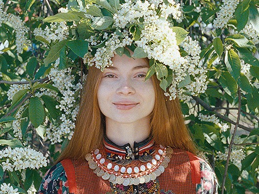 ロシア マリ・エル共和国に暮らす娘たちの“生”と“性”『神聖なる一族24人の娘たち』