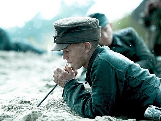 デンマークで地雷撤去を強いられた元ナチス・ドイツ少年兵の実話『ヒトラーの忘れもの』