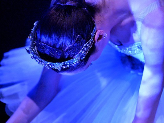 芸術の殿堂、その舞台裏にある政治性を描くドキュメンタリー『新世紀、パリ・オペラ座』 芸術の殿堂、その舞台裏にある政治性を描くドキュメンタリー『新世紀、パリ・オペラ座』