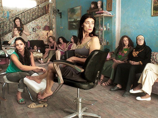 『ガザの美容室』戦火という日常を生きる女性たち