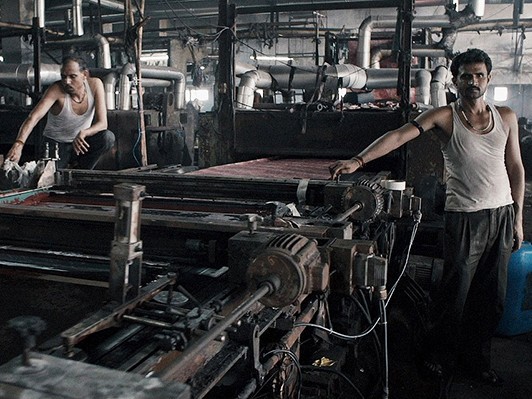 超絶！過酷！インドの繊維工場を圧倒的な映像美で描くドキュメンタリー『人間機械』