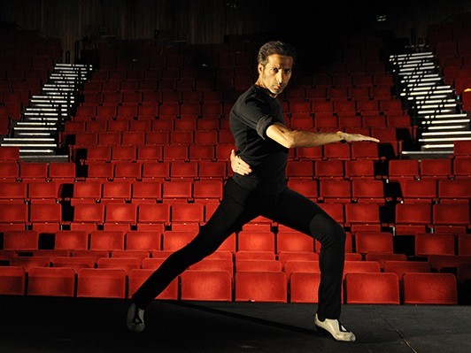 フラメンコの枠を超え、いま世界中の劇場が絶賛する舞踊家イスラエル・ガルバン