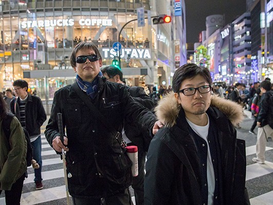 全盲者の映画制作追う『ナイトクルージング』佐々木監督が「障害」を題材に撮り続ける理由